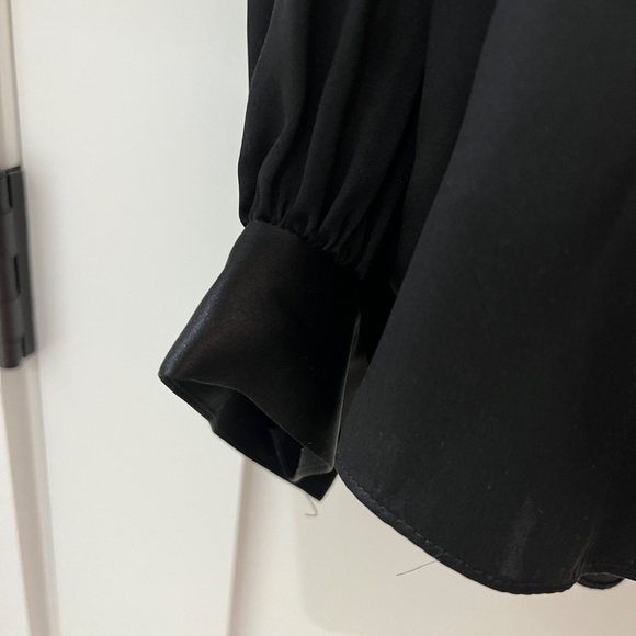 Frame Silk Shirred Mock Neck Blouse - Blk- Size L - Picture 4 of 13